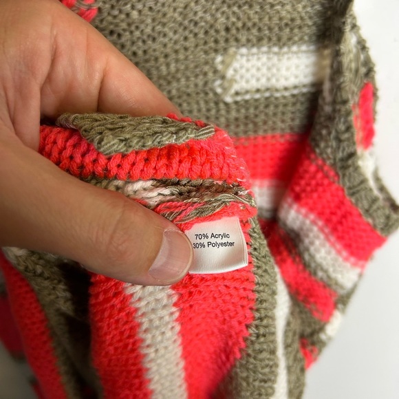 Gray Saks fifth Avenue M Crochet Top Blouse Beach Multicolor resort Vacation - Picture 8 of 10